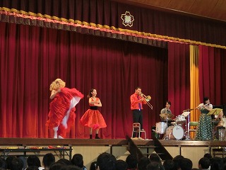 カンカン踊り