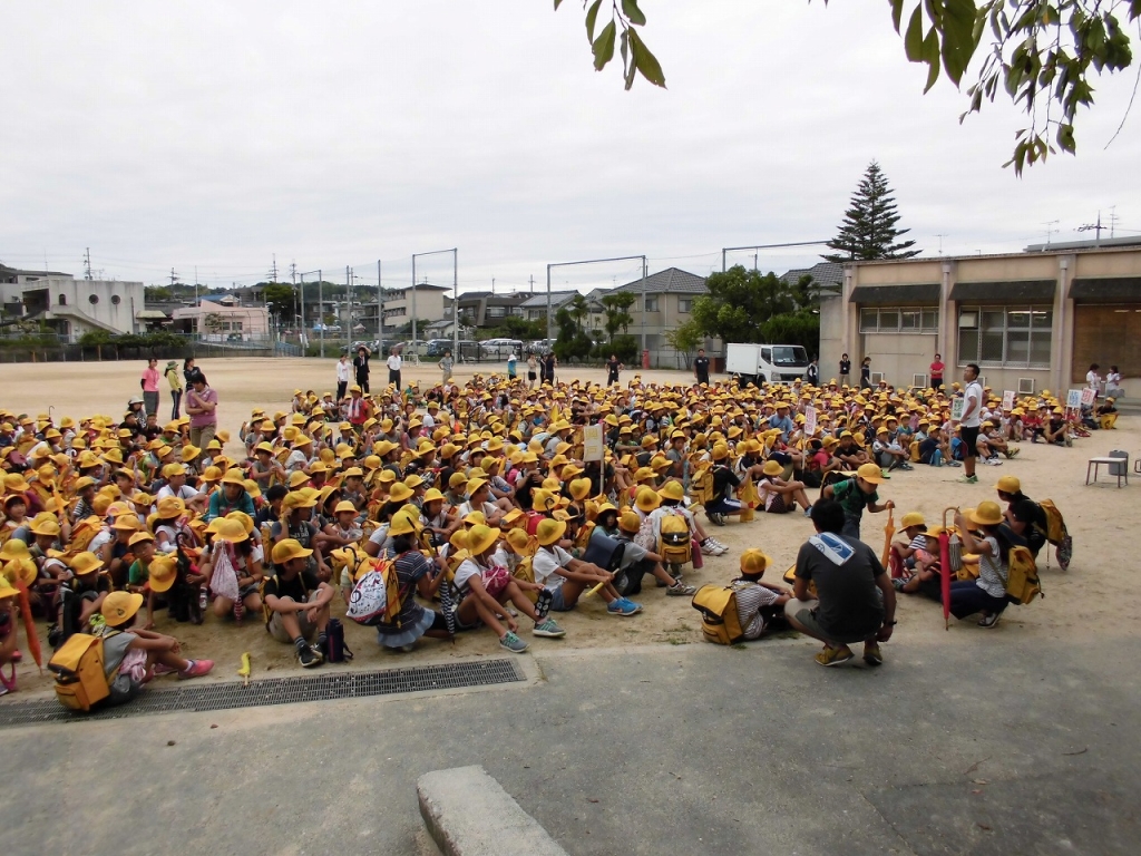 全校練習・一斉下校 京田辺市立田辺小学校